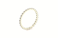 1.5mm shared prong wedding band